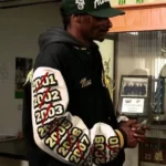 side pose photo of snoop dogg