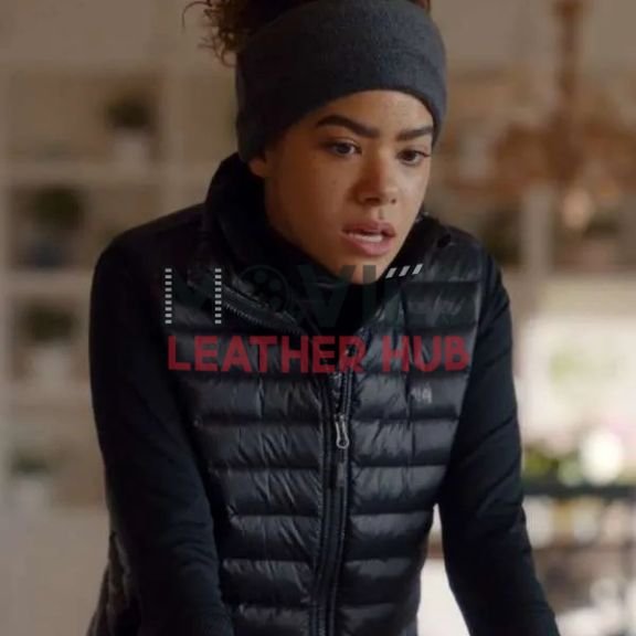 Antonia Gentry Ginny & Georgia S02 Black Vest